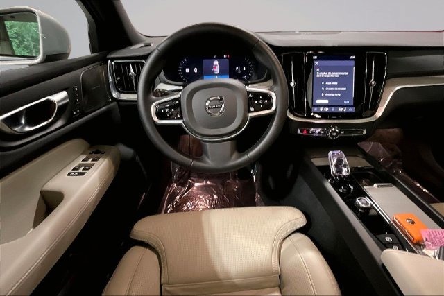 Certified 2025 Volvo V60 B5 Cross Country Ultra AWD/4WD image 7