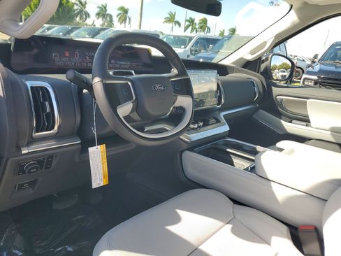 New 2025 Ford Expedition Max Platinum w/ Driver's Package image 9