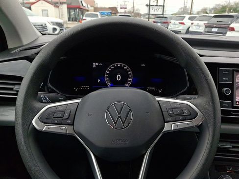 Certified 2022 Volkswagen Taos S image 18