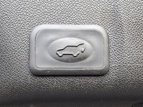 Used 2016 GMC Acadia SLT image 31