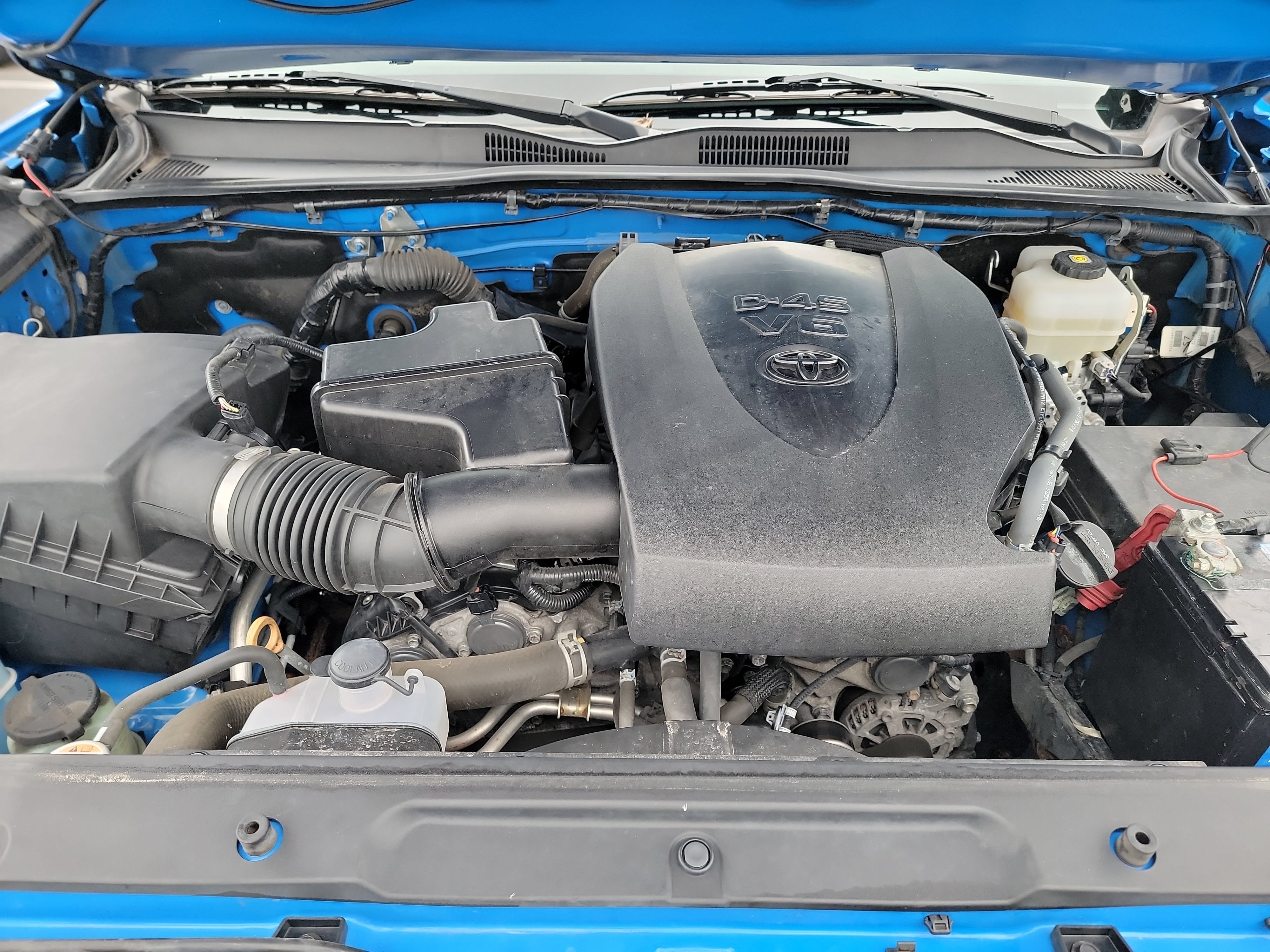 Used 2020 Toyota Tacoma TRD Off-Road AWD/4WD image 24