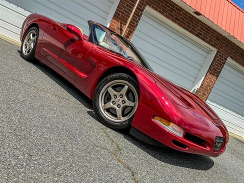 Used 1999 Chevrolet Corvette Convertible w/ Memory Pkg RWD image 32