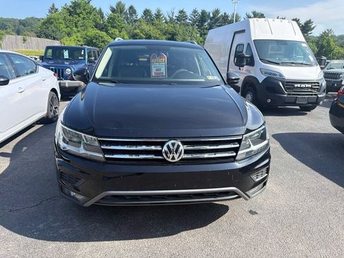 Used 2018 Volkswagen Tiguan SEL AWD/4WD image 2