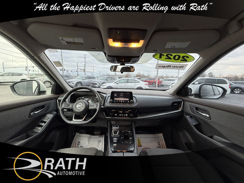 Used 2021 Nissan Rogue SV image 19