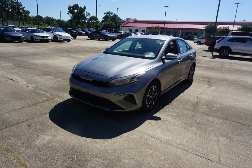 Used 2023 Kia Forte LXS w/ LXS Technology Package FWD image 22