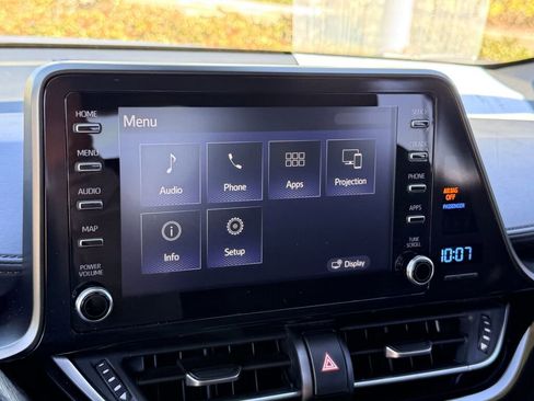 Used 2019 Toyota C-HR LE image 7