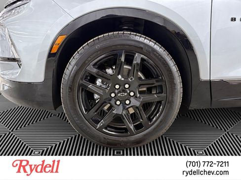 Used 2025 Chevrolet Blazer RS w/ Driver Confidence II Package AWD/4WD image 9