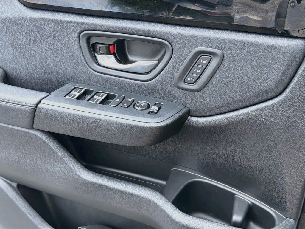 Used 2025 Honda Pilot EX-L image 30
