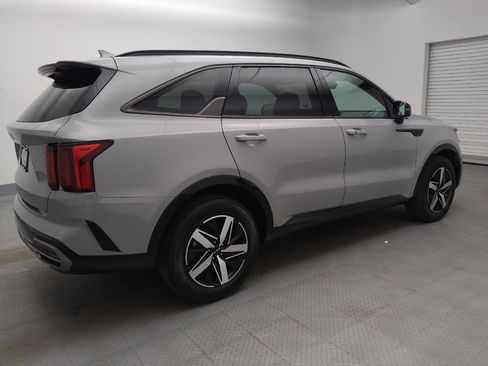 Used 2023 Kia Sorento EX w/ Panoramic Sunroof Package FWD image 10