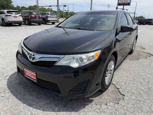Used 2013 Toyota Camry LE FWD image 7