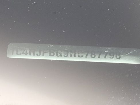 Used 2017 Jeep Grand Cherokee Limited image 33