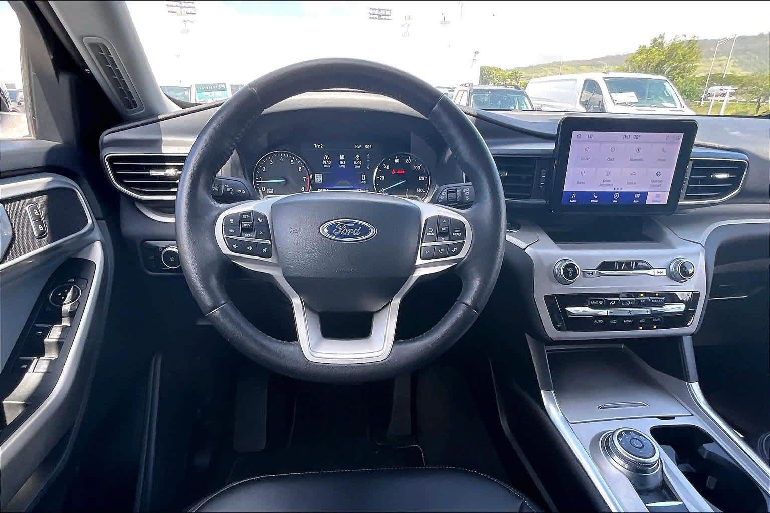 Used 2023 Ford Explorer XLT w/ Equipment Group 202A RWD image 14