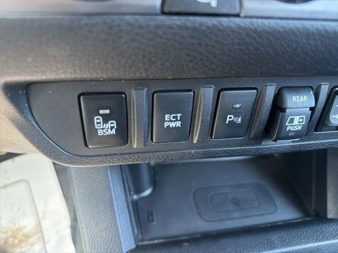 Used 2019 Toyota Tacoma TRD Sport w/ Technology Package AWD/4WD image 20