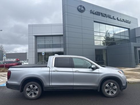 Used 2017 Honda Ridgeline RTL-E image 4