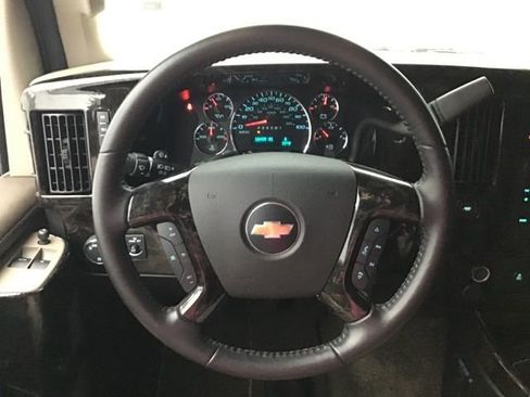 Used 2023 Chevrolet Express 2500 image 24