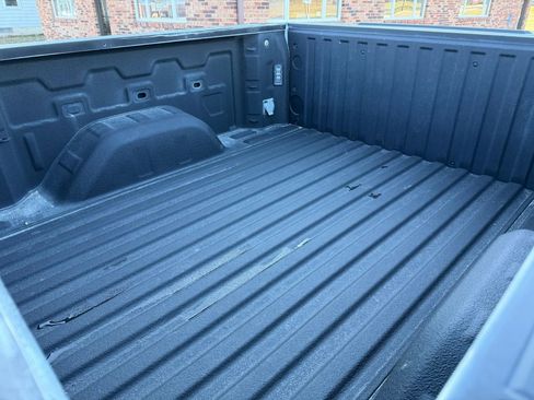 Used 2022 Chevrolet Silverado 1500 LT image 9