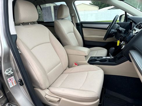 Used 2019 Subaru Outback 2.5i Premium w/ Popular Package #2 image 18