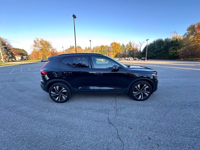 Used 2025 Volvo XC40 B5 Plus w/ Protection Package Premier AWD/4WD image 2