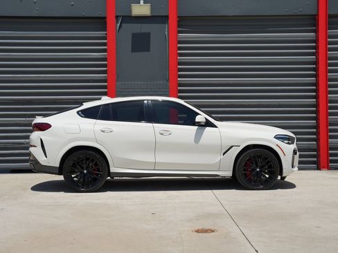 Used 2023 BMW X6 xDrive40i w/ M Sport Package AWD/4WD image 4