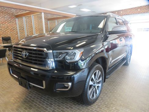 Used 2020 Toyota Sequoia Limited w/ Safety & Convenience Package AWD/4WD image 1