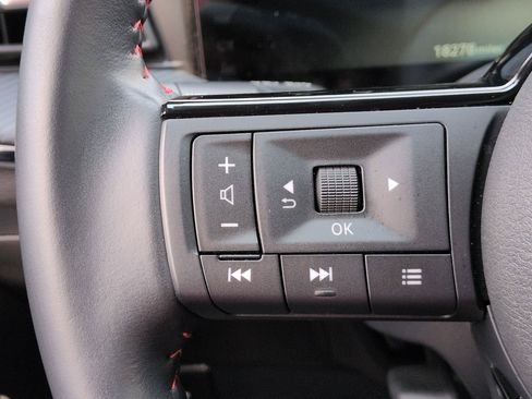 Used 2025 Nissan Kicks SR w/ Illumination Package FWD image 18