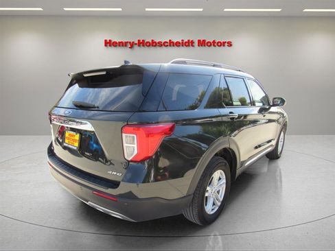 Used 2022 Ford Explorer XLT w/ Equipment Group 202A image 12