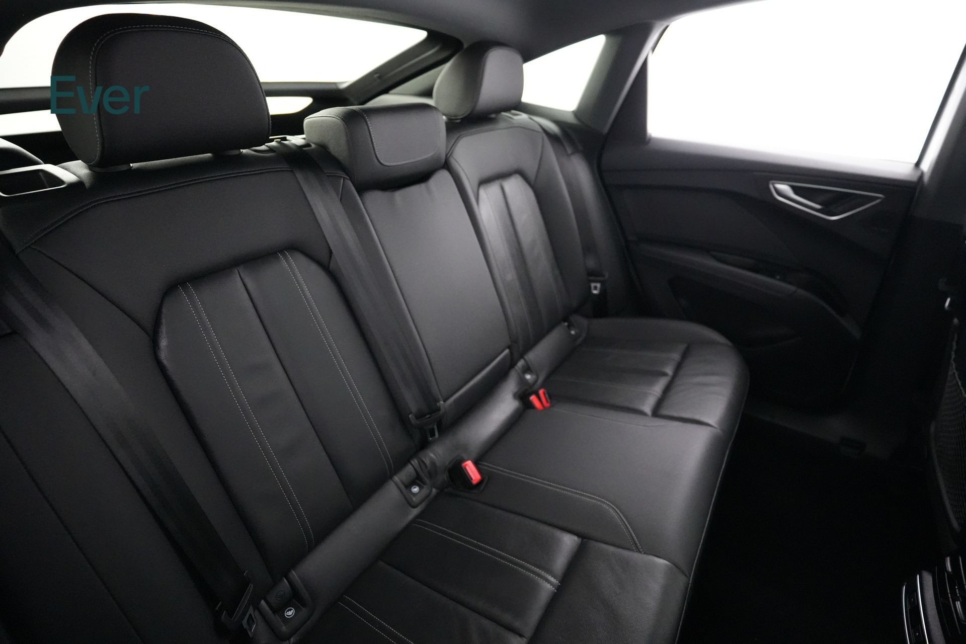 Used 2024 Audi Q4 e-tron Prestige AWD/4WD image 5