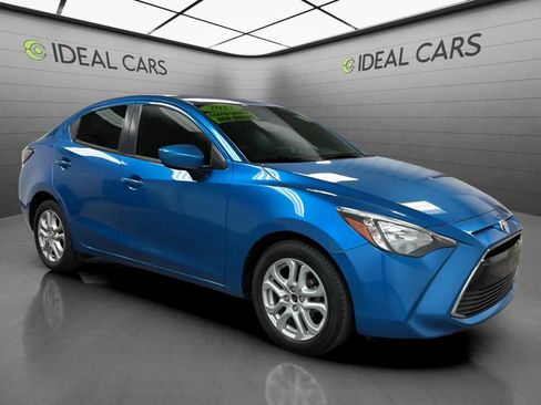 Used 2017 Toyota Yaris iA FWD image 3