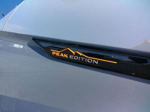 Used 2024 Volkswagen Atlas Peak Edition SEL AWD/4WD image 9