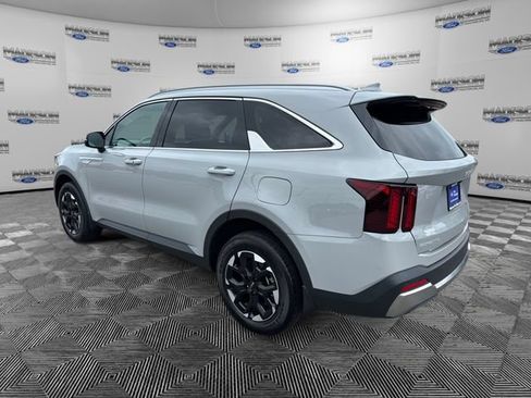 Used 2025 Kia Sorento S w/ Panoramic Sunroof Package AWD/4WD image 3