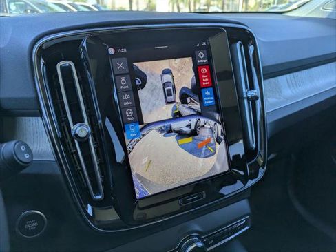 New 2026 Volvo XC40 B5 Ultra w/ Climate Package image 9