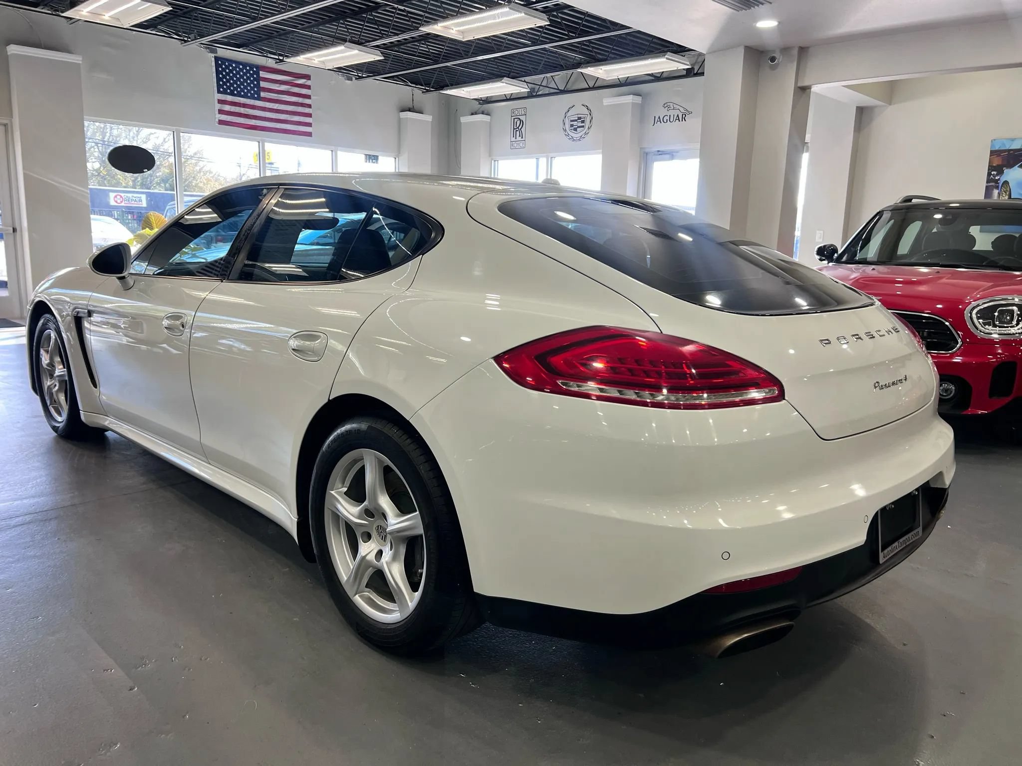 Used 2015 Porsche Panamera 4 AWD/4WD image 5