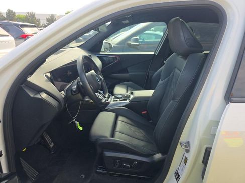 Used 2025 BMW X3 xDrive30i AWD/4WD image 4