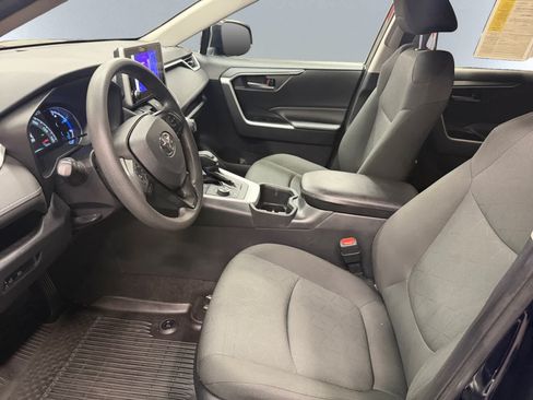 Used 2023 Toyota RAV4 XLE AWD/4WD image 7