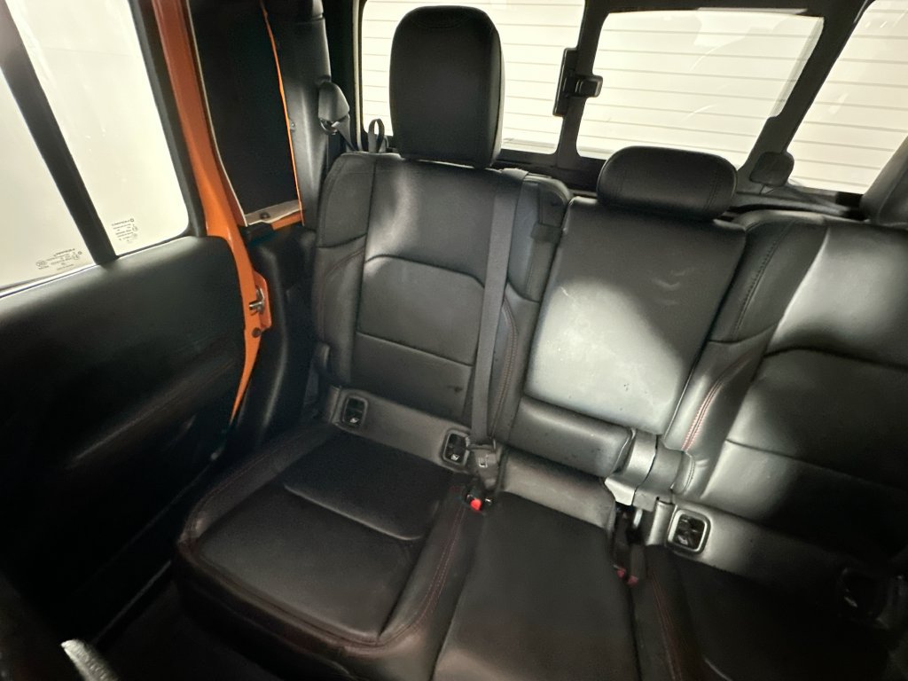 Used 2025 Jeep Gladiator Rubicon AWD/4WD image 12