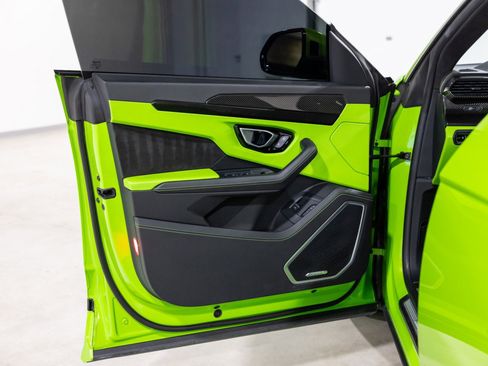 Used 2022 Lamborghini Urus image 29