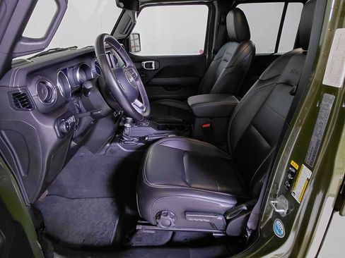 Used 2021 Jeep Wrangler Unlimited Sahara w/ Uconnect 4C Nav & Sound Group AWD/4WD image 12