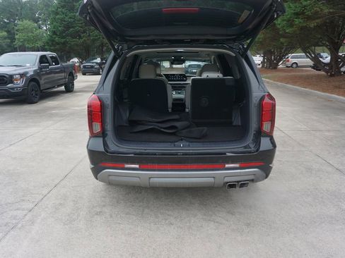 Used 2024 Hyundai Palisade Limited FWD image 18
