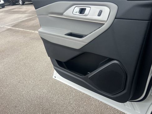 New 2026 Ford Explorer Active w/ Active Comfort Package RWD image 12