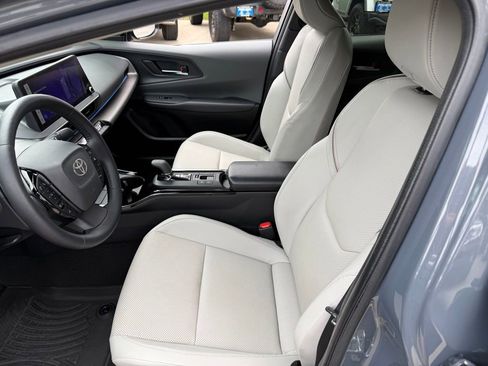 Used 2023 Toyota Prius XLE AWD/4WD image 13