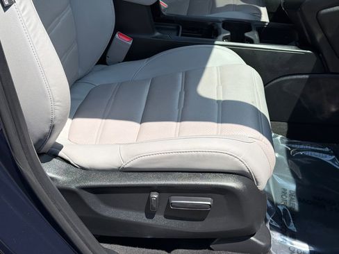 Used 2017 Honda CR-V EX-L image 12