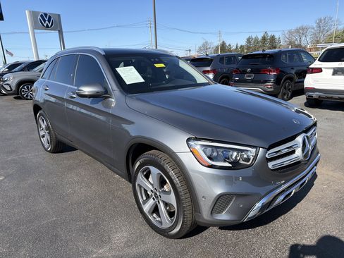 Used 2022 Mercedes-Benz GLC 300 4MATIC image 2