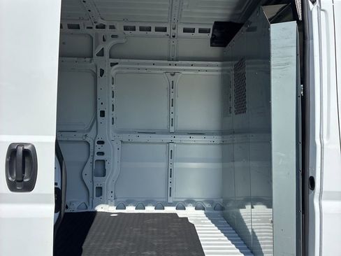 Used 2023 RAM ProMaster 2500 FWD image 10