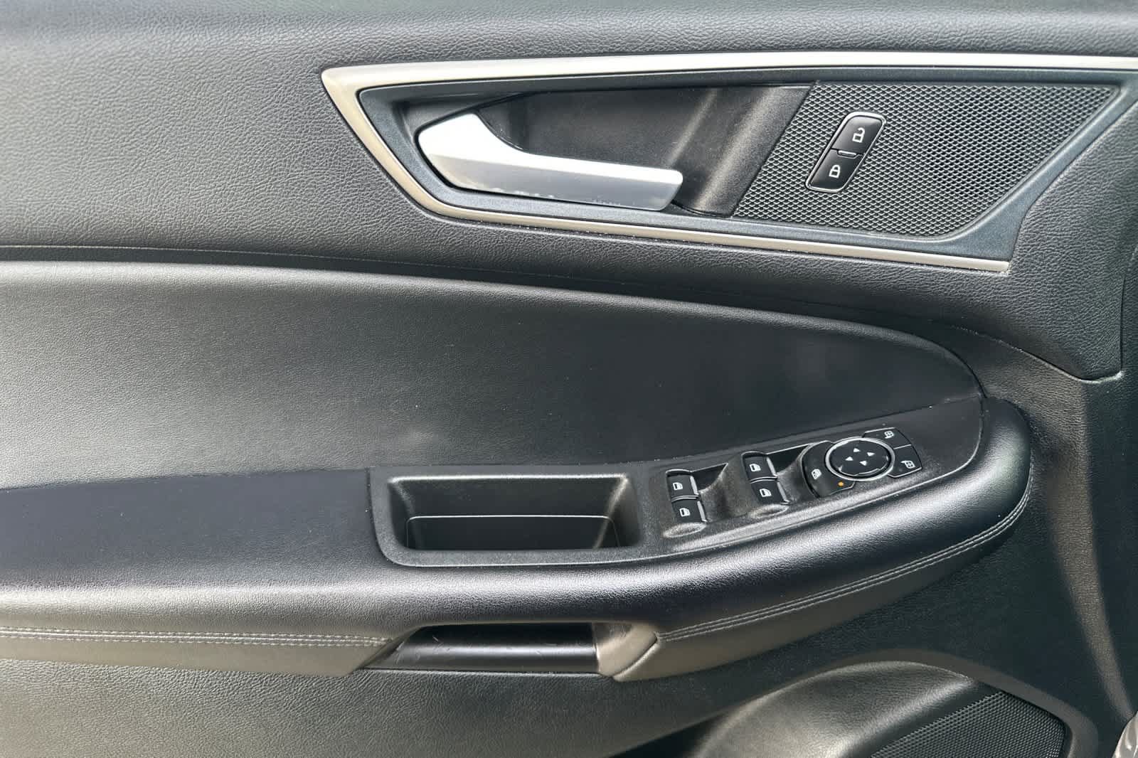Used 2024 Ford Edge SEL AWD/4WD image 12