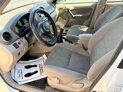 Used 2001 Toyota RAV4 4WD image 9