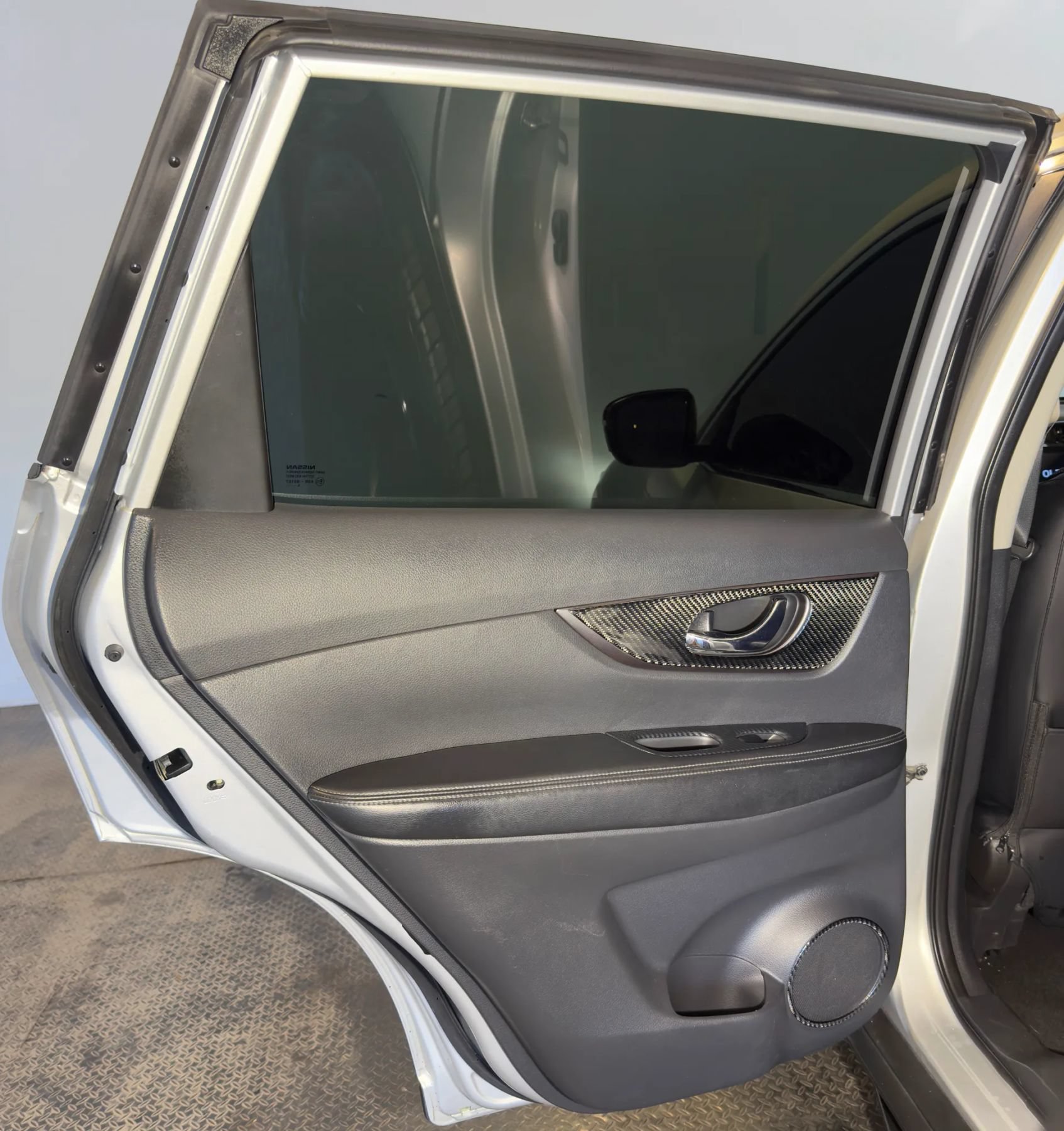 Used 2015 Nissan Rogue S AWD/4WD image 18