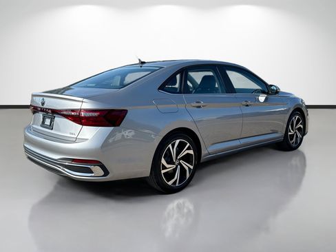 New 2026 Volkswagen Jetta SEL image 3