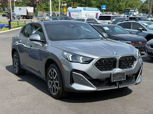 Used 2025 BMW X2 xDrive28i w/ Convenience Package AWD/4WD image 2