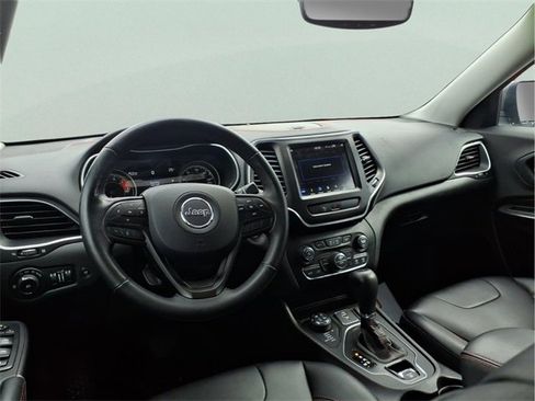 Used 2019 Jeep Cherokee Trailhawk w/ Comfort/Convenience Group image 9