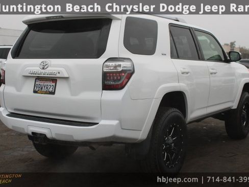 Used 2018 Toyota 4Runner SR5 image 6
